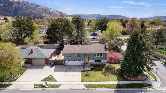 1758 E ABBEDALE LN, Sandy, UT 84092