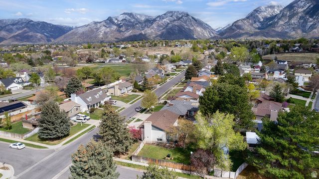 1758 E ABBEDALE LN, Sandy, UT 84092