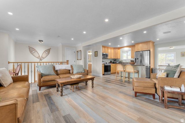 1758 E ABBEDALE LN, Sandy, UT 84092