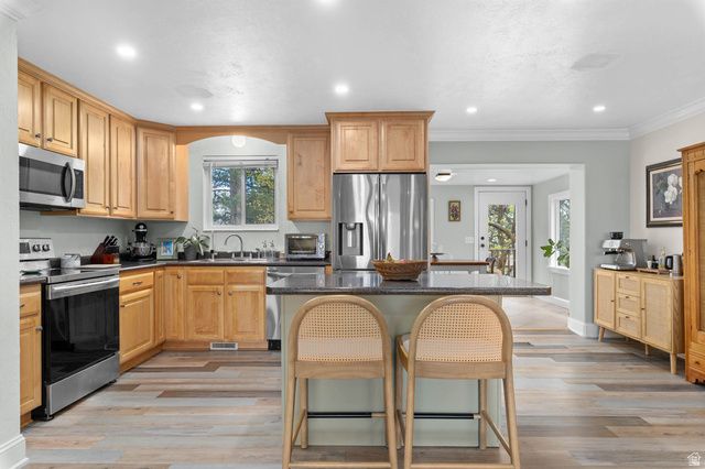 1758 E ABBEDALE LN, Sandy, UT 84092