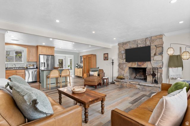 1758 E ABBEDALE LN, Sandy, UT 84092
