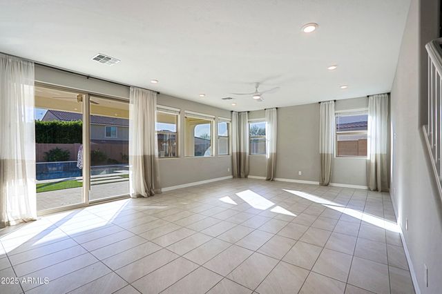 7453 W MAYA Way, Peoria, AZ 85383