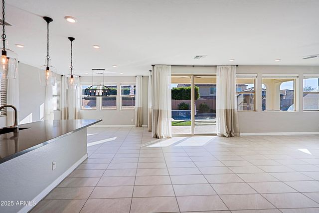 7453 W MAYA Way, Peoria, AZ 85383