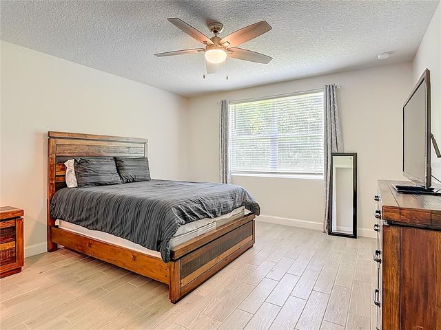 525 VISTA VILLAGES BLVD, Davenport, FL 33896