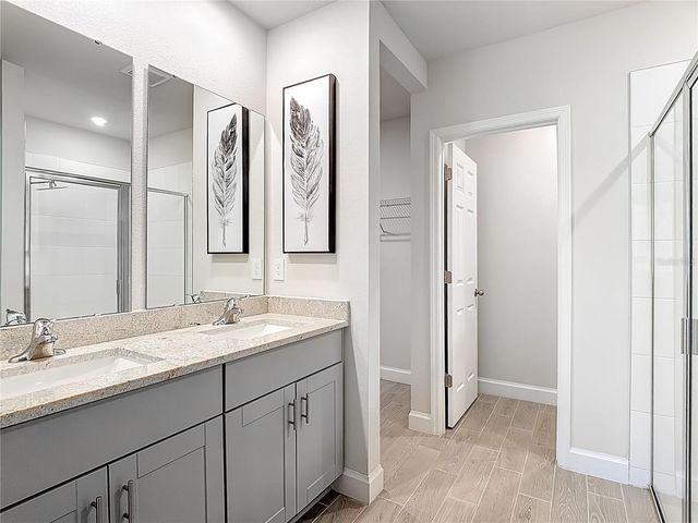 525 VISTA VILLAGES BLVD, Davenport, FL 33896