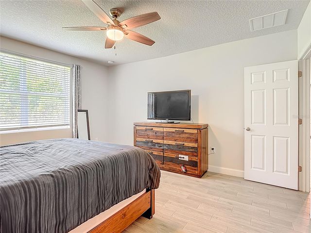 525 VISTA VILLAGES BLVD, Davenport, FL 33896