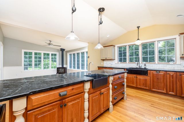 106 Hartland Terrace, Berlin, CT 06037