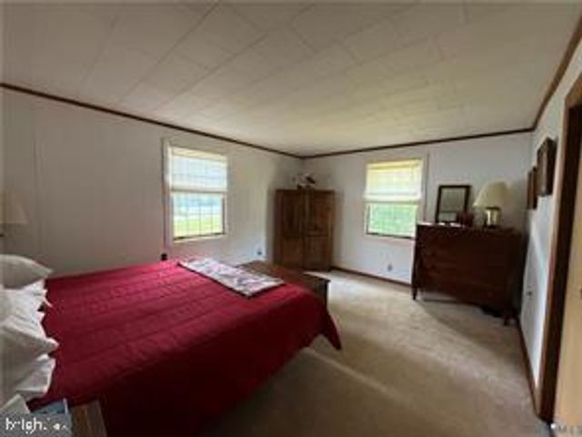 1686 LOCUST GROVE RD, Topping, VA 23169