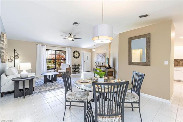 124 Versailles CIR, Naples, FL 34112