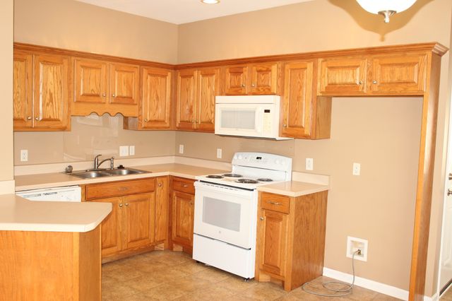 72 Sandstone Ct, Mcminnville, TN 37110