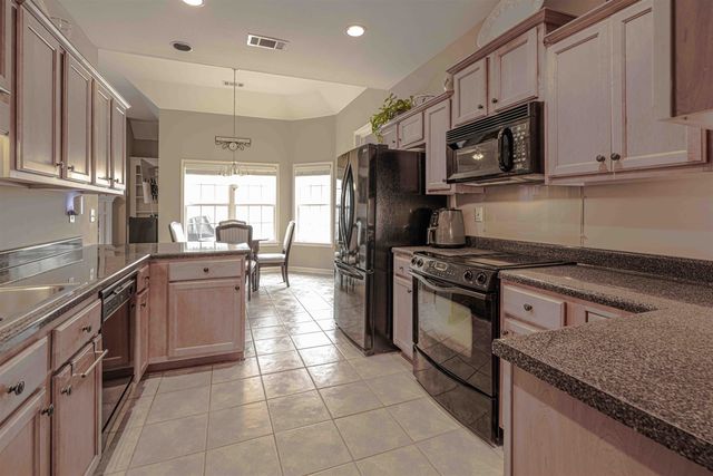 9816 OLDHAM DR, Cordova, TN 38016