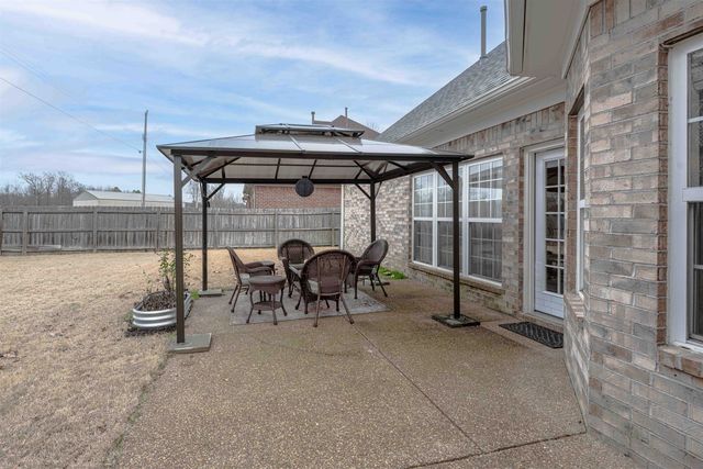 9816 OLDHAM DR, Cordova, TN 38016