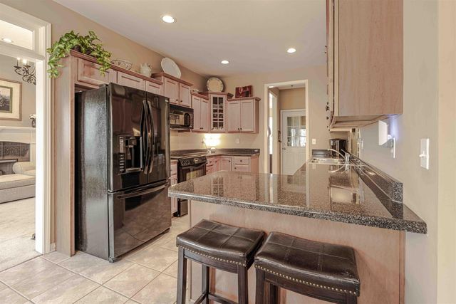 9816 OLDHAM DR, Cordova, TN 38016