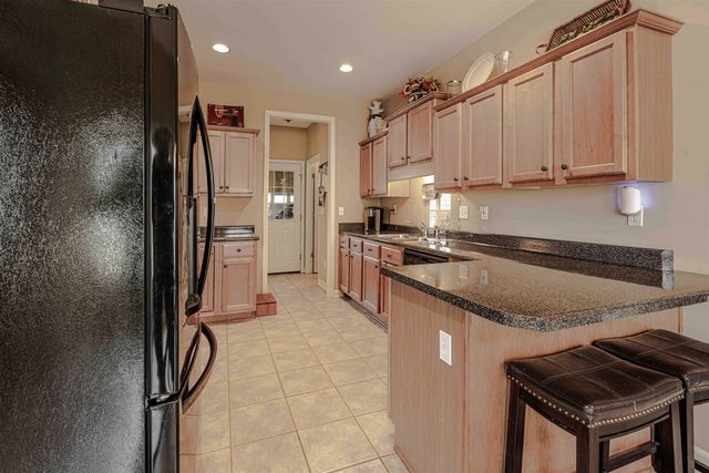 9816 OLDHAM DR, Cordova, TN 38016