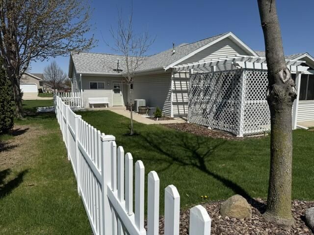 204 Wollet DRIVE, Fort Atkinson, WI 53538