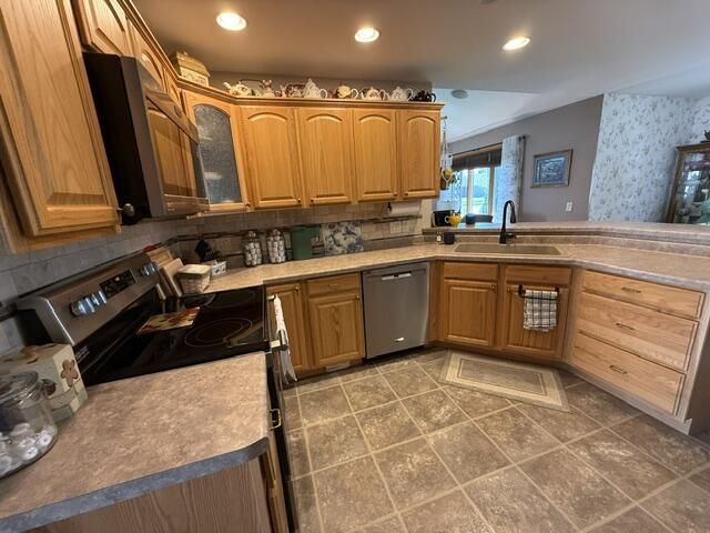 204 Wollet DRIVE, Fort Atkinson, WI 53538