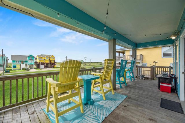 110 S Verdia Drive, Crystal Beach, TX 77650