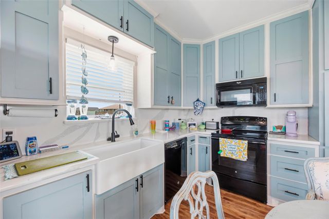 110 S Verdia Drive, Crystal Beach, TX 77650