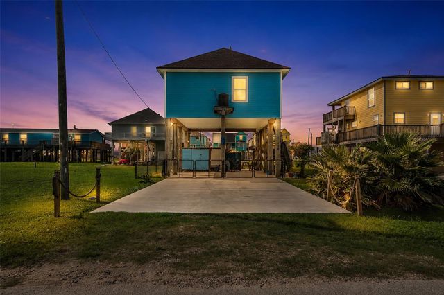 110 S Verdia Drive, Crystal Beach, TX 77650