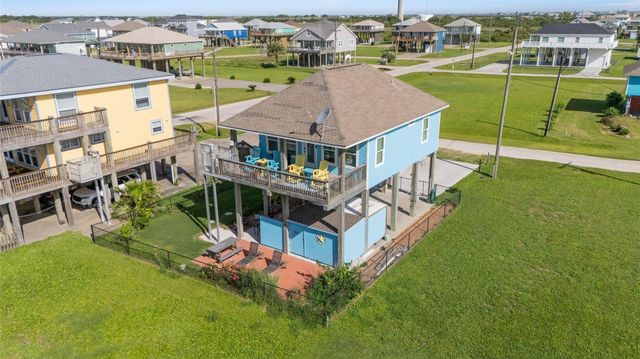 110 S Verdia Drive, Crystal Beach, TX 77650