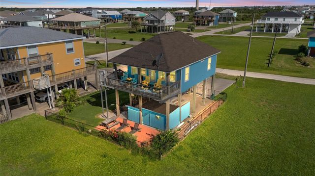 110 S Verdia Drive, Crystal Beach, TX 77650