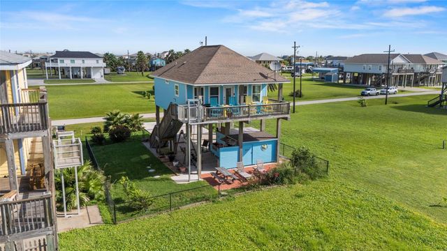 110 S Verdia Drive, Crystal Beach, TX 77650