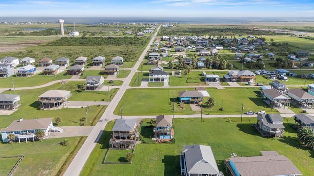110 S Verdia Drive, Crystal Beach, TX 77650