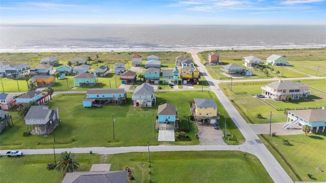110 S Verdia Drive, Crystal Beach, TX 77650