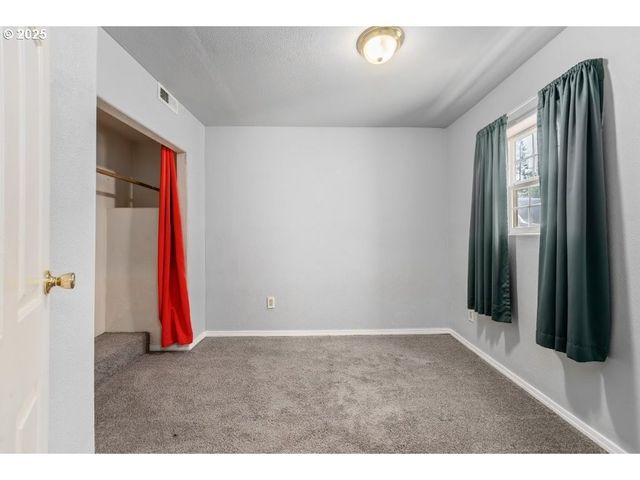 1235 Se BOOTH Ave, Roseburg, OR 97470