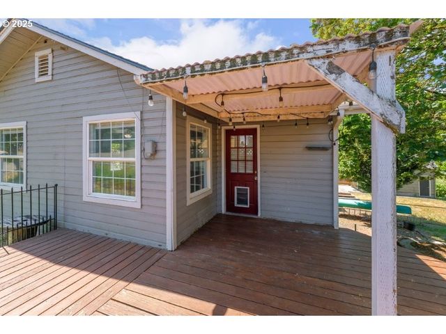 1235 Se BOOTH Ave, Roseburg, OR 97470