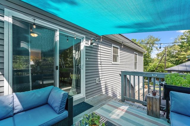 4 Crest Ave, Worcester, MA 01607
