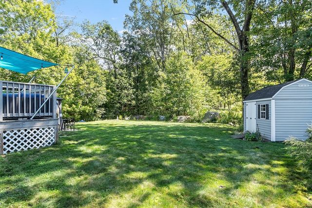 4 Crest Ave, Worcester, MA 01607