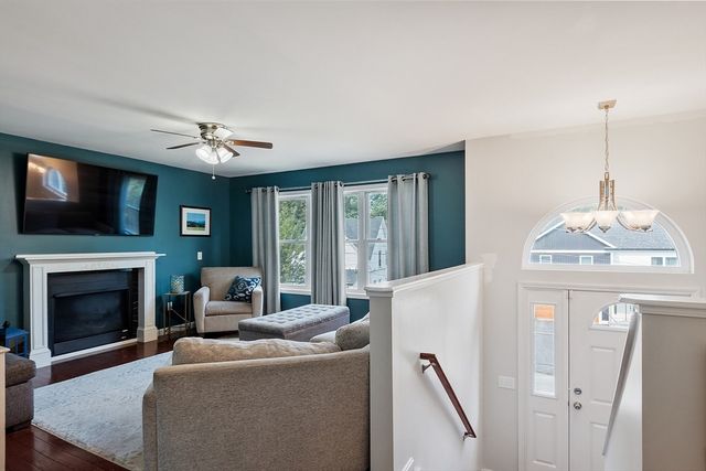 4 Crest Ave, Worcester, MA 01607