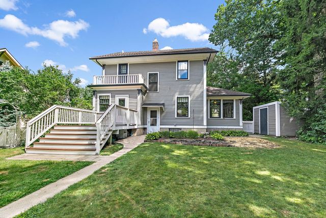 1014 Saint John Street, Elgin, IL 60120