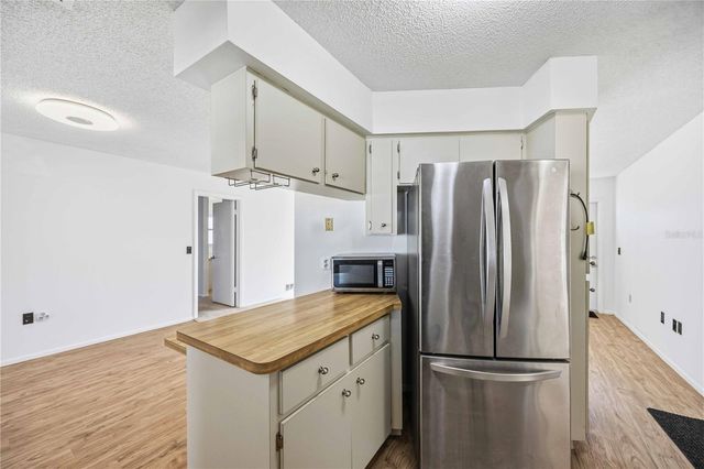 80 CIRCLEWOOD DRIVE A3-3, Venice, FL 34293