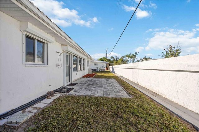 80 CIRCLEWOOD DRIVE A3-3, Venice, FL 34293