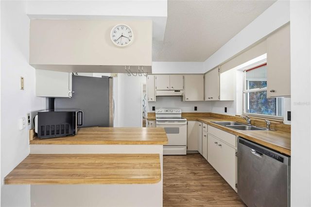 80 CIRCLEWOOD DRIVE A3-3, Venice, FL 34293