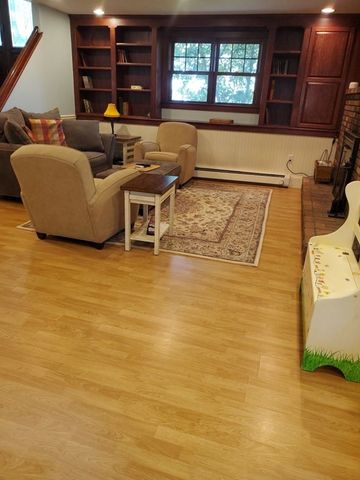 27 Ferncroft Rd, Tewksbury, MA 01876