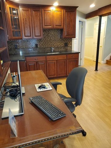 27 Ferncroft Rd, Tewksbury, MA 01876