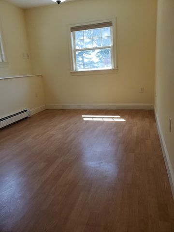 27 Ferncroft Rd, Tewksbury, MA 01876