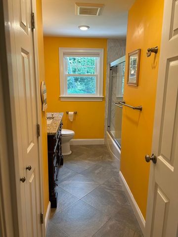 27 Ferncroft Rd, Tewksbury, MA 01876