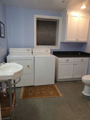 27 Ferncroft Rd, Tewksbury, MA 01876
