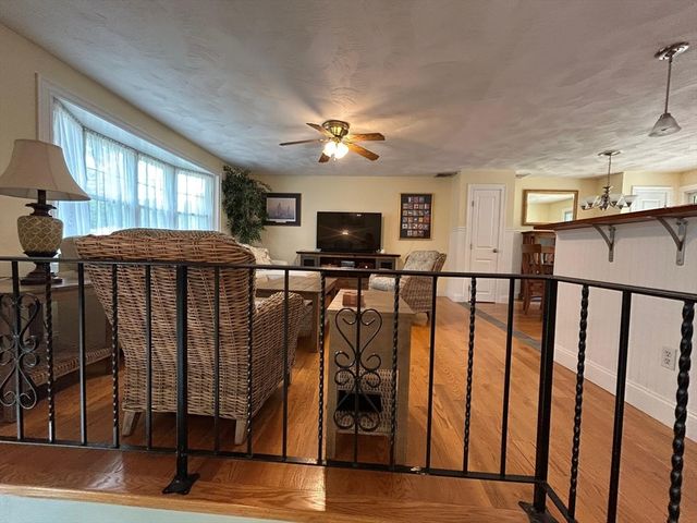 27 Ferncroft Rd, Tewksbury, MA 01876