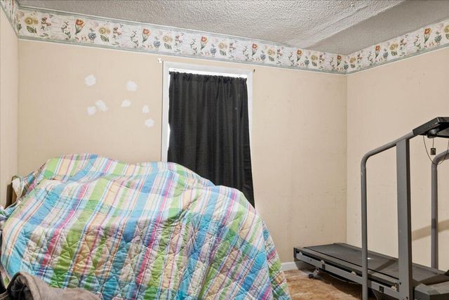 832 W Calhoun Street, Springfield, MO 65802