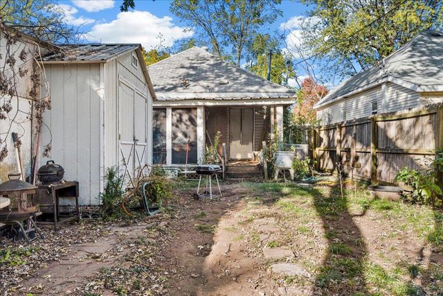 832 W Calhoun Street, Springfield, MO 65802