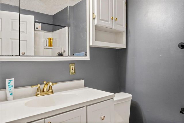 832 W Calhoun Street, Springfield, MO 65802