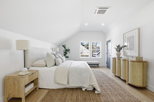 79 Moreland St 79, Somerville, MA 02145