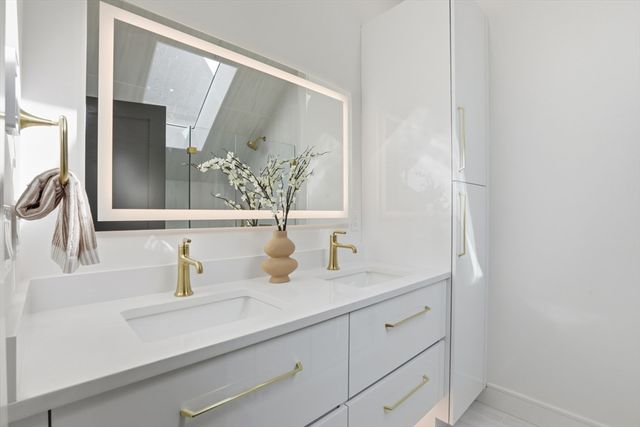 79 Moreland St 79, Somerville, MA 02145