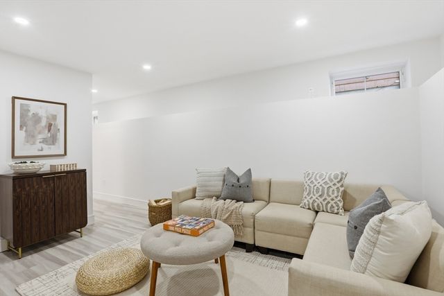 79 Moreland St 79, Somerville, MA 02145