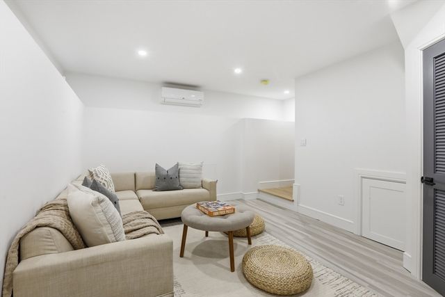 79 Moreland St 79, Somerville, MA 02145